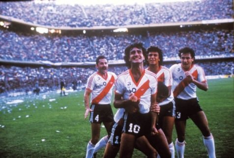 A 40 AÑOS: EL GOL DEL BETO ALONSO CON LA PELOTA NARANJA