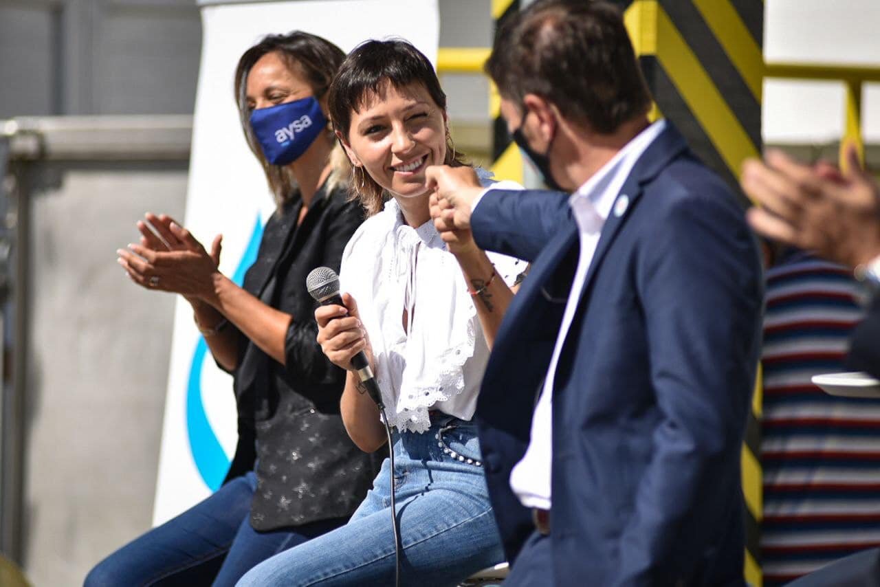 Mayra y Axel inauguraron obras en Itatí 1