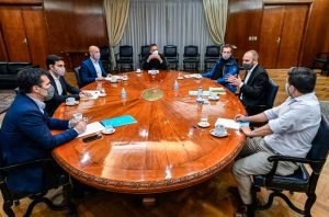 NUEVA-MESA-DE-TRABAJO-PERMANENTE-SOBRE-ENERGIA-Y-MEDIO-AMBIENTE