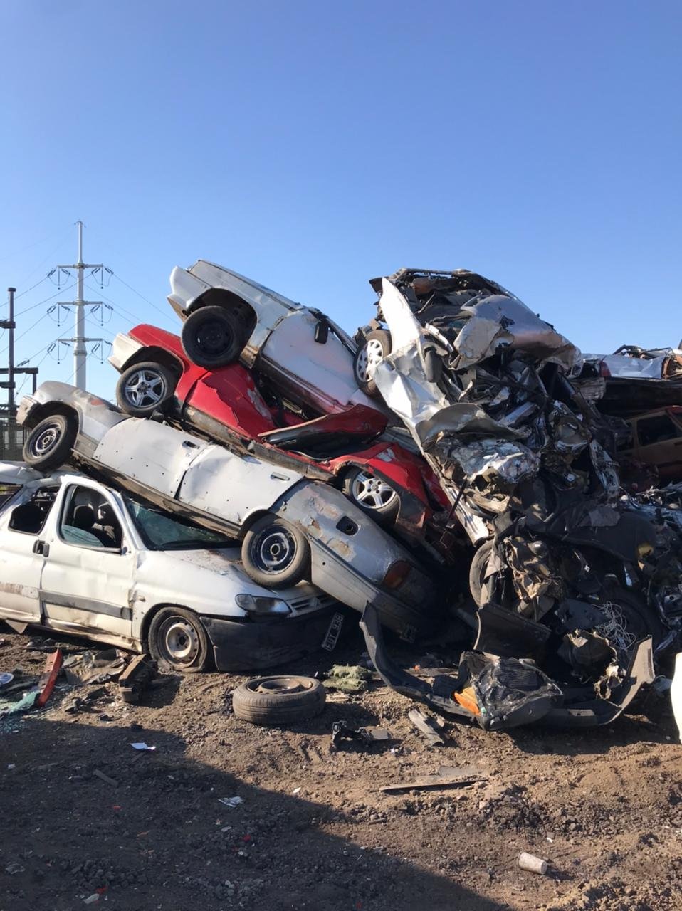 TERCERA ETAPA DE COMPACTACIÓN DE VEHÍCULOS SECUESTRADOS EN QUILMES (3) TERCERA-ETAPA-DE-COMPACTACION-DE-VEHICULOS-SECUESTRADOS-EN-QUILMES