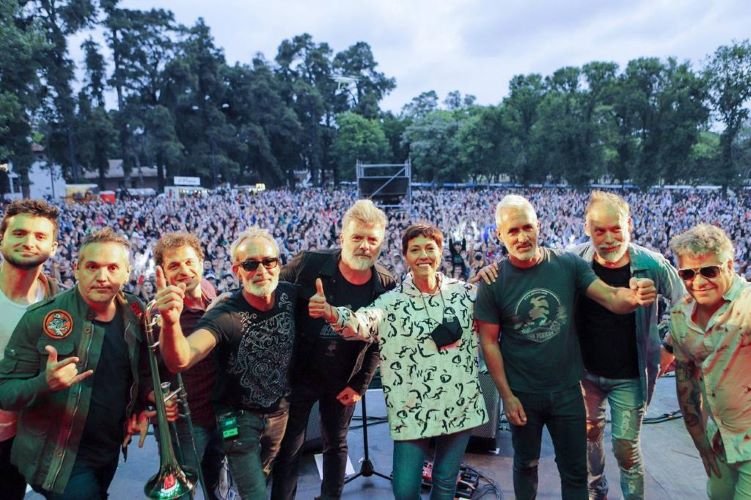 MAYRA EN EL FESTIVAL SOMOS QUILMES (1)