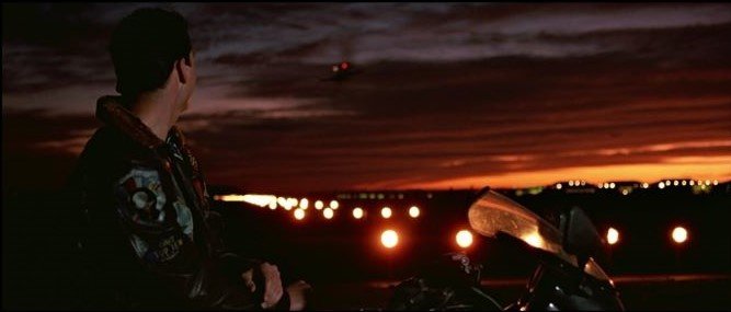 TOP GUN: LA CHICA LINDA Y EL PERDEDOR