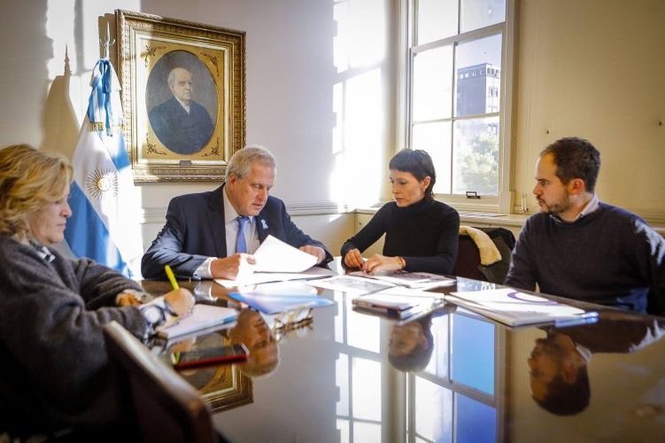 EDUCACIÓN OBRAS HISTÓRICAS PARA QUILMES CON UNA INVERSIÓN DE MÁS DE 1.500 MILLONES DE PESOS