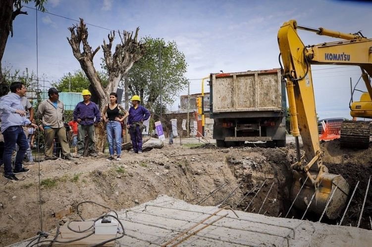 MAYRA YEL MINISTRO NARDINI SUPERVISARON LAS OBRAS DE ENTUBAMIENTO CANAL CORDERO Y READECUACIÓNCANAL BERMEJO Y CANAL CONFLUENCIA (3)