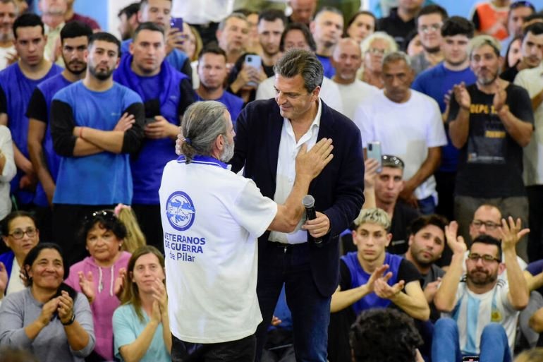 SERGIO MASSA CERRÓ SU CAMPAÑA EN UNA FÁBRICA