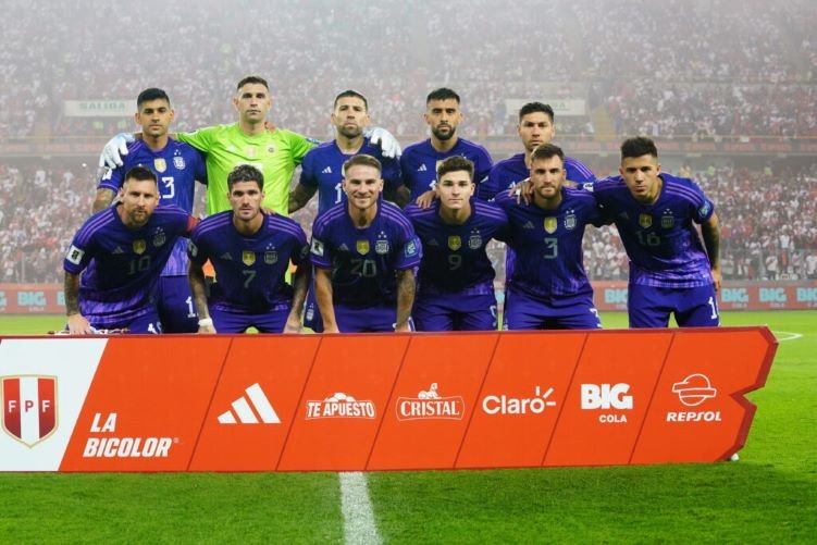 ARGENTINA CON MESSI INSPIRADO VENCIÓ 2-0 A PERÚ