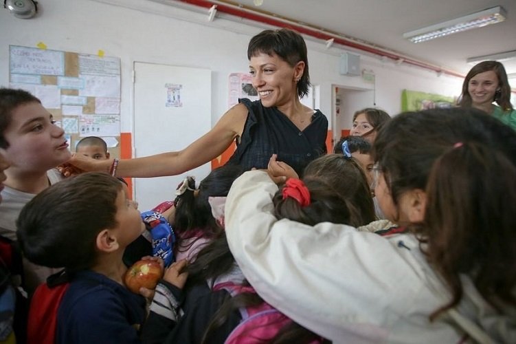 ENTREGAN ANTEOJOS A ALUMNOS Y ALUMNAS DE LA ESCUELA 56