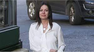 SANDRA PETTOVELLO: «El que corta no cobra»