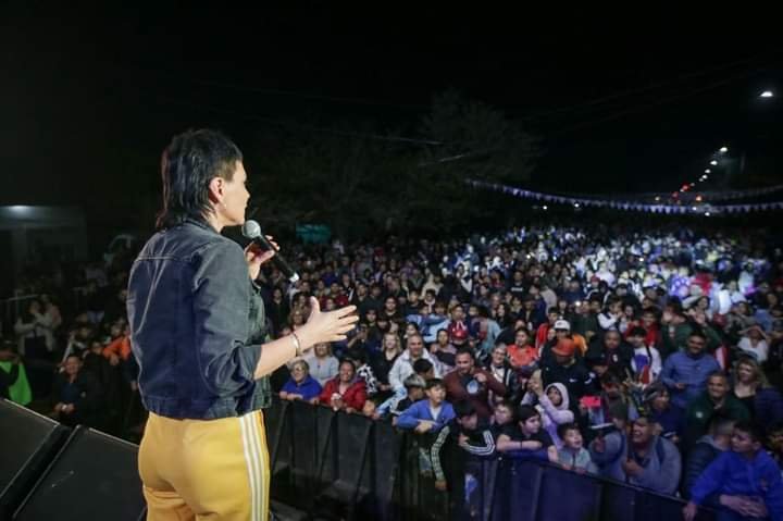 MAYRA EN EL FESTEJO DEL 73 ANIVERSARIO DE LA PAZ (1)