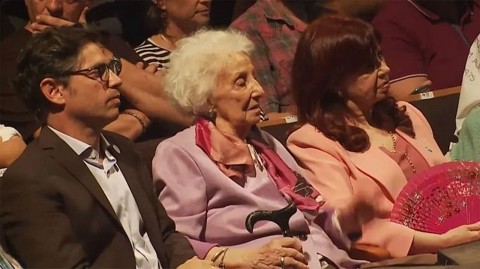 AXEL Y CRISTINA EN LA PLATA: ¿UNIDAD O DISTANCIAMIENTO?
