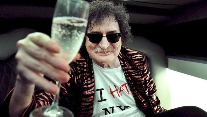 CHARLY, EL QUE SE TIRÓ POR VOS