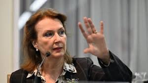 EL GOBIERNO ECHÓ A LA CANCILLER DIANA MONDINO