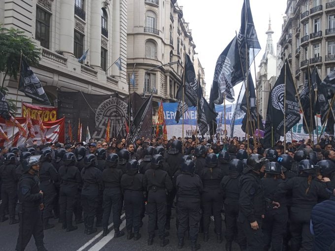 EL HUEVO DE LA SERPIENTE: VIOLENCIA DISCURSIVA