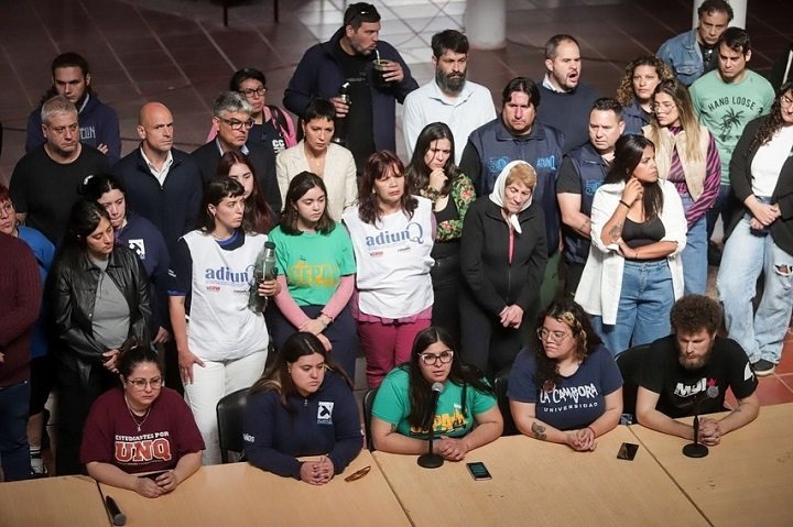 MAYRA Y CONCEJALES DE UxP RESPALDARON A LOS ESTUDIANTES DE LA UNQ