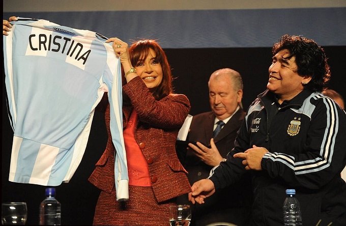PORQUE MARADONA NO ES MILEI
