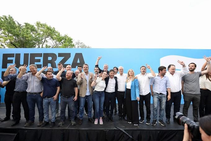 AXEL KICILLOF JUNTO A TAIANA, GRABOIS Y MASSA EN SAN MARTÍN