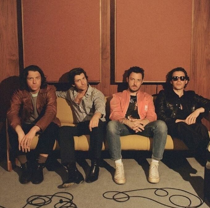 OPENING NIGHT: ARCTIC MONKEYS, 20 AÑOS DESPUÉS