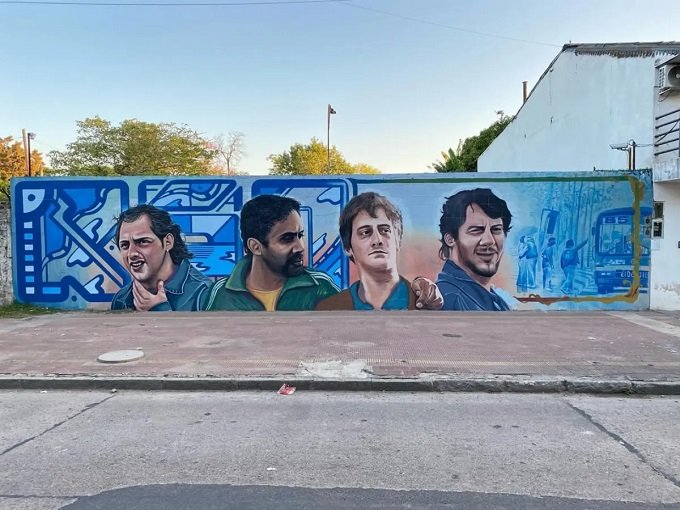 UN MURAL DE OKUPAS EN LA RIBERA DE QUILMES