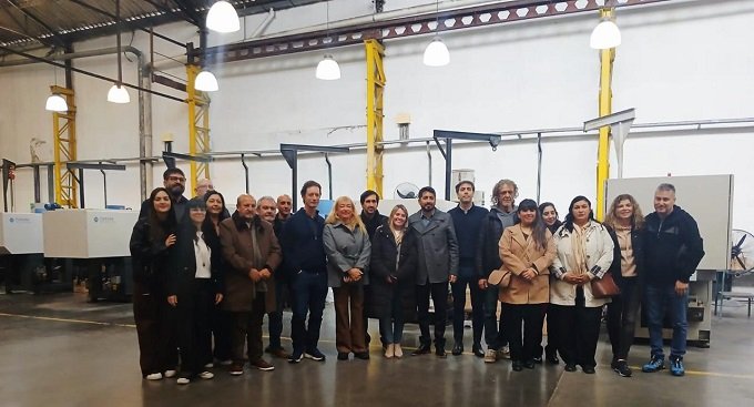 FUNCIONARIOS Y CONCEJALES QUILMEÑOS SE REUNIERON JUNTO AL ENAC Y PYMES LOCALES