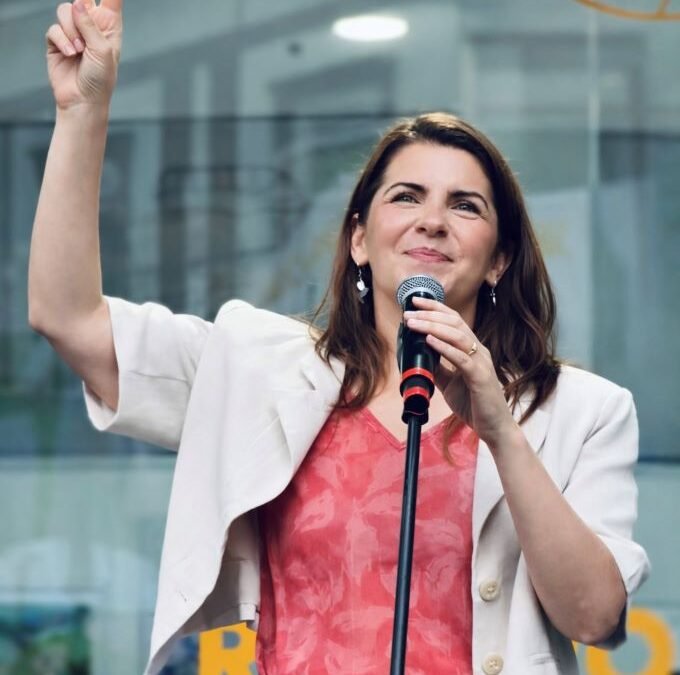 MARIEL MORENO: CON UN FIRME INTENTO DE UNIDAD CONVOCA A MÁXIMO KIRCHNER Y KICILLOF