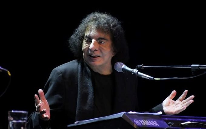 ALEJANDRO DOLINA: EL VENGADOR DE LA MEDIANOCHE